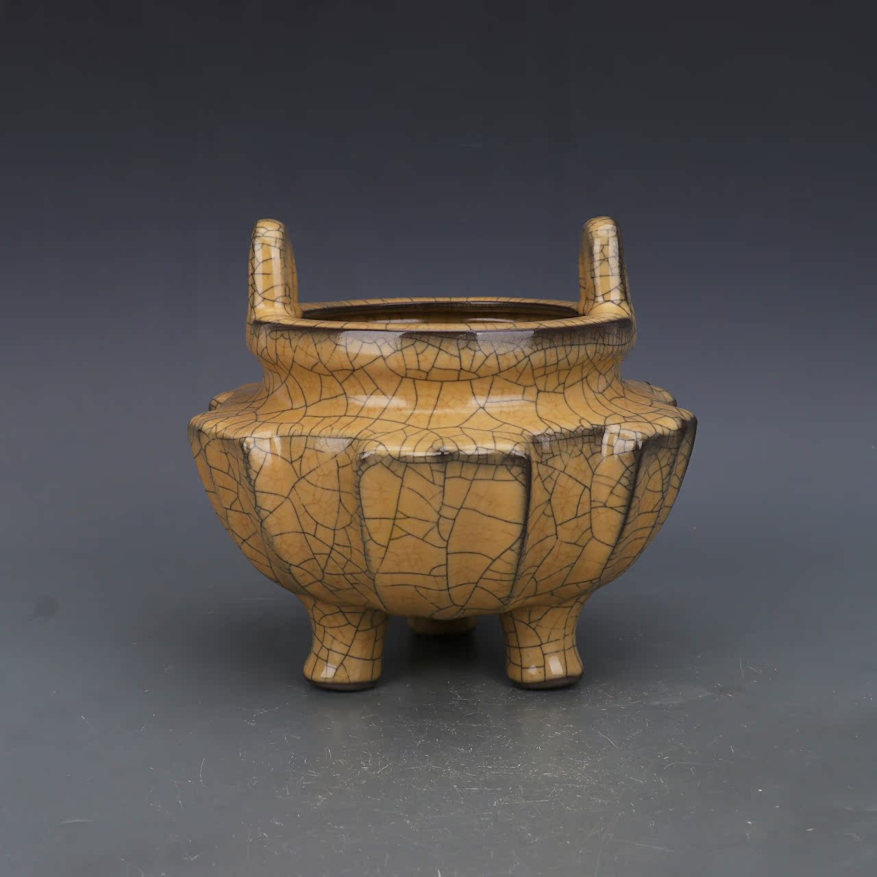 Chinese Antique Porcelain Censer,Chinese Song Dynasty Ge Ware Celadon Three Legs Censer, Ge Kiln Crackle Glaze Ceramic Incense Burner