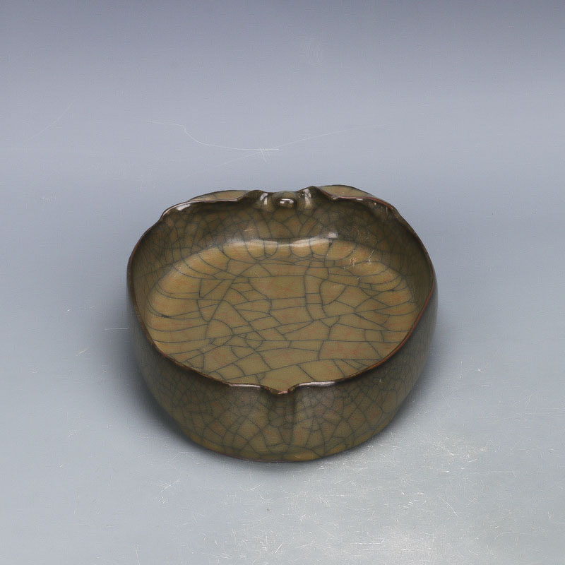 Chinese Antique Porcelain Writing Brush Washer,Chinese Song Dynasty Ge Ware Celadon Brushwasher, Ge Kiln Crackle Glaze Hand Carving Peack Shape Ceramic Brush washer